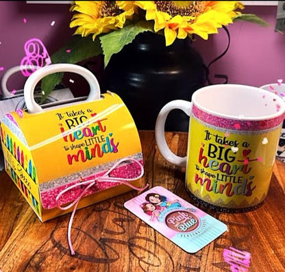 Taza para profesores "Se necesita un gran corazón para formar mentes pequeñas"