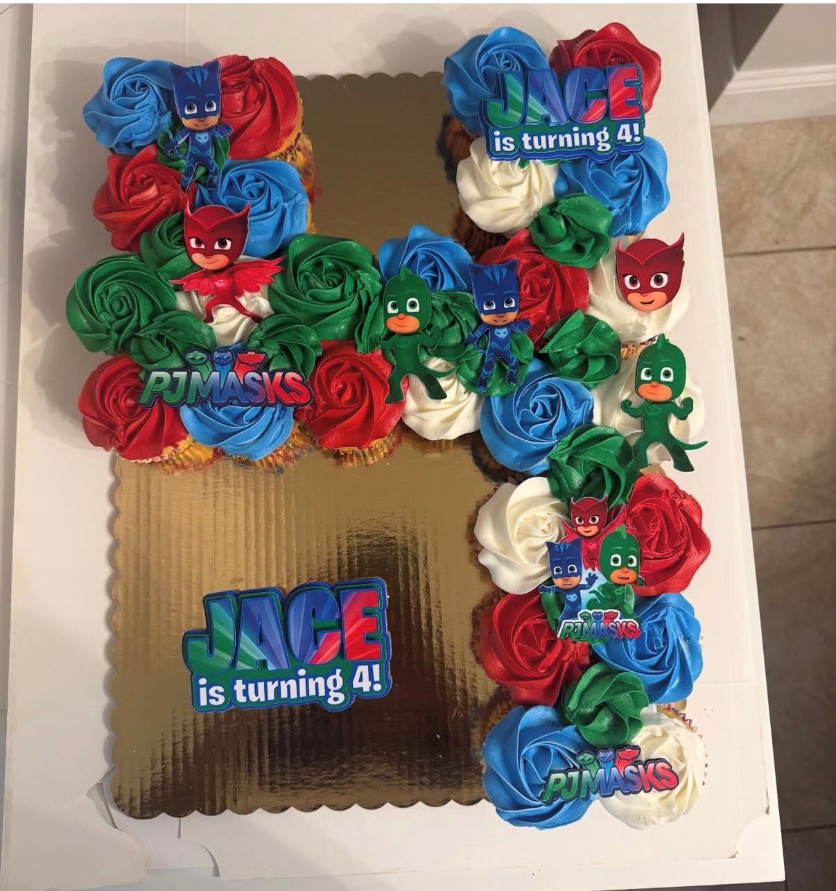 * PJ MUSKS CUPCAKE FOR NUMBER *